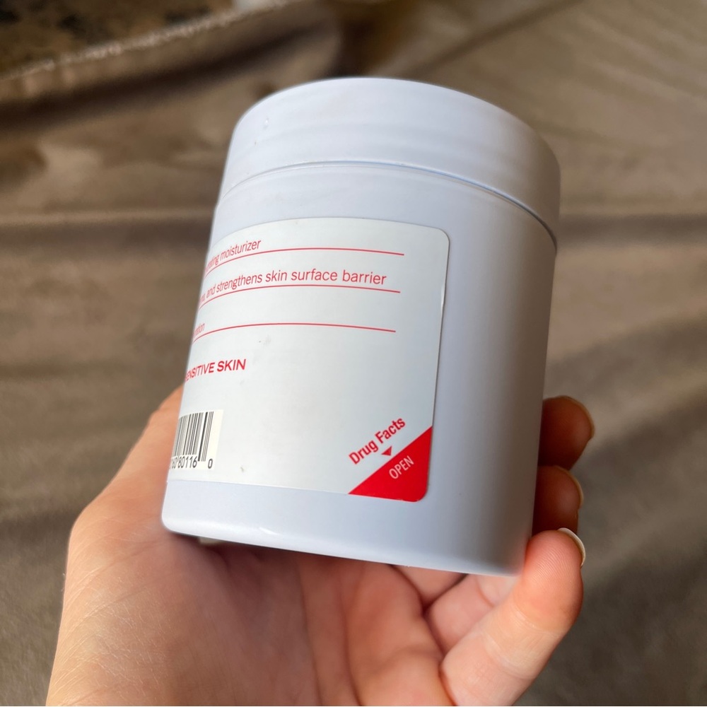 *NWT* First Aid Beauty Ultra Repair Cream 6 oz - Picture 4 of 6